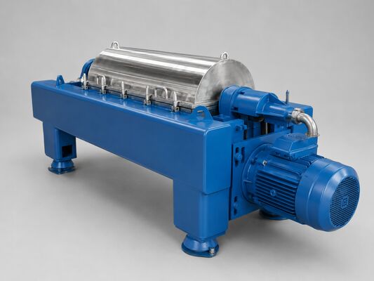 Centrifugeuse à bol plein de 3 phases avec la structure horizontale pour l'huile de poisson