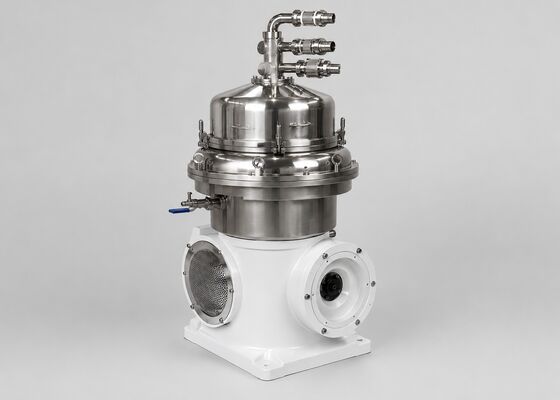 Centrifugeuse triphasée à pile de disques pour l'élimination des matières grasses du lait