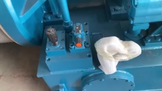 Centrifugeuse à poussoir pour la déshydratation du sel raffiné et du sel sous vide